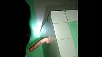 Elvie Slutty au téléphone avec une mini-jupe - Partie 4