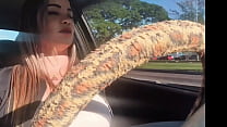 Fui sorteado pedi um app veio a motorista milf gostosa pelas ruas do RJ. Ganhei um chupdriver na pica