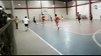 por de  baixo da saia jogo gay