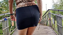 My friend's mom seduced me into fucking by deliberately leaving her panties in my car