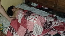 Estaba descansando cuando fui sorprendida y follada por mi vecino