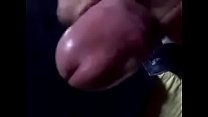 Batendo punheta e gozando jatos de porra