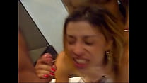 Esposa dando pro negão e o marido olhando