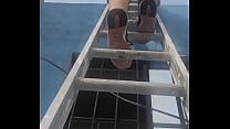 PARA REVISAR EL TRABAJO DE LOS FONTANEROS ME TOCO SUBIR LA ESCALERA EN ROPA INTERIOR