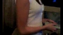 Spanish girl masturbates while dancing with the wii