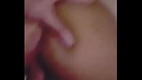 Grita y gime