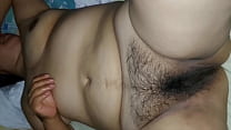 Peluda culona con ganas de verga
