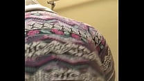 Ebony slut twerking ass in camera