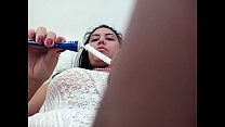Sarah Rosa passando pomadinha na pepeca deliciosa