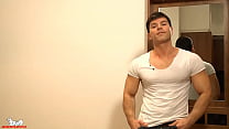 Aussie Hunk Danny Richards