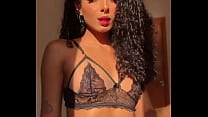 negrinha tezuda mostrando o bikini gostosa