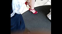 Pies en el banco