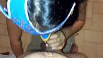Mi hermanastra quiere beber todo mi semen