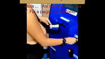 sin bra. Exhibicionista Guadalajara apagando teléfono