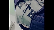 Petit teasing coquin dans les toilettes publiques - ( Rattrapage de Contenu )