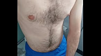 Batendo uma de shorts