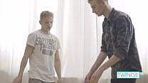 Anal Sex In The Massage Bed! Masseur Jacob Seduces & Cums On Pretty Lucas!
