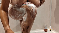 Fuck me please, want to suck your dick in shower till you cum on my face.