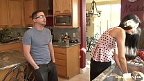 Stepmommy Nikki Daniels fucks