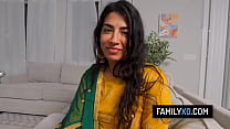 Stepdaughter and stepdad fuck around on the couch