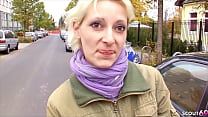 Blonde ungefickte Ehefrau im Ruhrgebiet abgeschleppt für ersten Porno Dreh