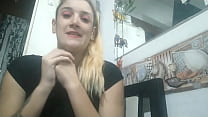 Una putita sexi aburrida termina tocándose hasta gozar de placer