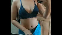 Rompo culito a mi amiga en el baño y le duele