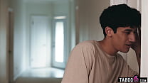 Arab stepmom cougar squirts but it gets seen by her surprised stepson
