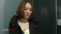 Lingerie-clad Japanese beauty teases with irresistible oral skills