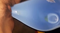 Pisse in Gießkanne