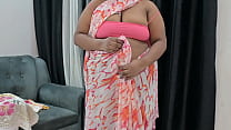 desi aunty showing tits