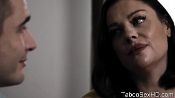 Stepson cum into stepmom pussy