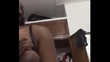 Elle chevauche son mec