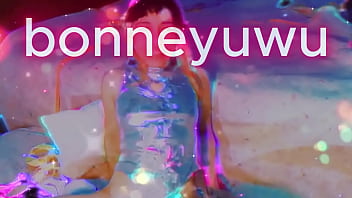 Bonneyuwu 14 09 argentina puta se masturbaa en la cama con un dildo transparente