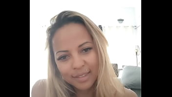 Story public joi avec une queue en main boîte de mouchoirs nécessaire