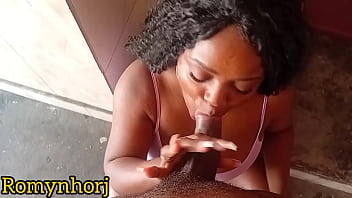 Safadinha sonsa mamando na linha de trem em deodoro rio de janeiro negão pirocudo fudeu a nega de madrugada ate de manhã na rua final a safada tomou leite na cara