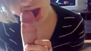 Girfriend giving amazing blowjob to her man