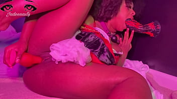 Horny red riding hood is getting creamy dp