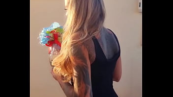 Joyeux pâques tu aime ma tenue la chasse aux œufs