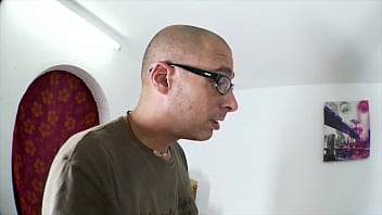 Gorgeous amateur nerdy in homemade quickie