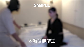 【素人・人妻】あみvol 01 身内がやらかしたせいで脱ぐことになった巨乳の豊満ボディの若妻は、何事も一生懸命ご奉仕してくれる健気な一面を持っていました。