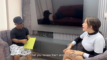 Chica latina llega a mi departamento por la entrevista del casting y a cambio de aprobarla me da su rico culo apretado y termino rico en su culo apretado y termina chupandome mi rica y dura polla