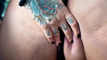 Amigas se pegando bem gostoso amiga chupando a buceta da gostosa friends making out really hot friend sucking the hot girl's pussy