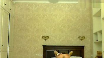 Lick this pussy lara on bed booty pumping