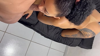 Meu cunhado me trouxe em casa depois da academia e acabei dando pra ele gostoso