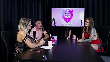 Se Arrepende De Não Ter Comprado Um Vibrador Sofreu Um Agravo Sexual E Consegue Fazer Sexo Por Prazer Tati Weg Sheer Red thumbnail