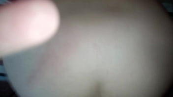 Mi hermanastro me coge super duro en mi habitacion