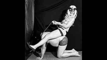 Des photos avec commentaires de maitresses