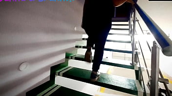 Estudiante latina de gran culo folla por dinero con su profesor de colegio