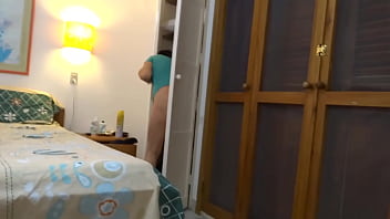 On the beach i jerk off looking at a beautiful stepmother lying on the bed